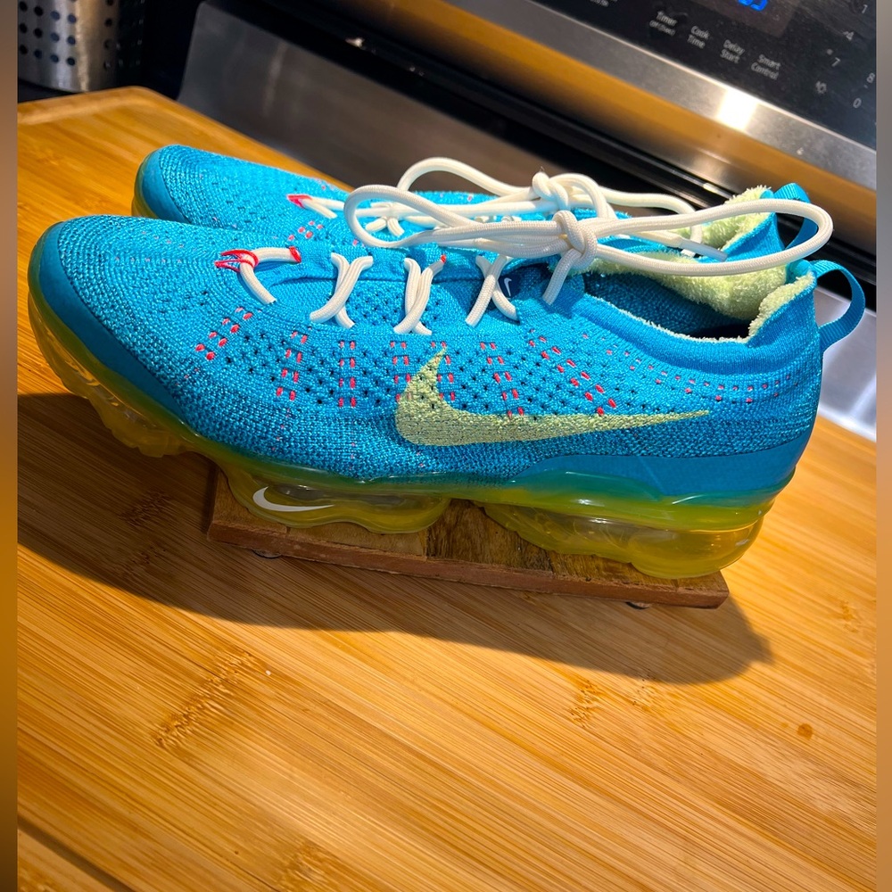 New worn twice Nike air vapor max size 9.5